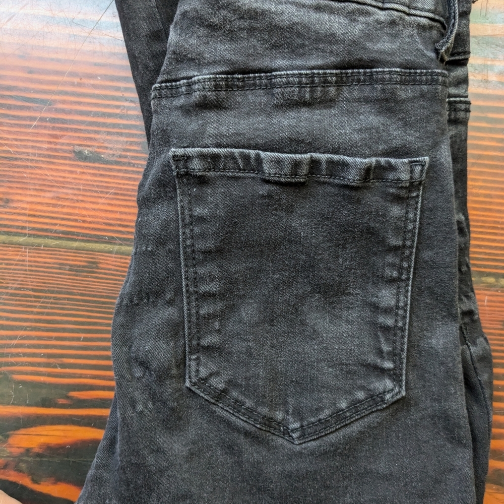 Forever 21 Black Skinny Jeans โ Size 27 - Picture 4 of 5